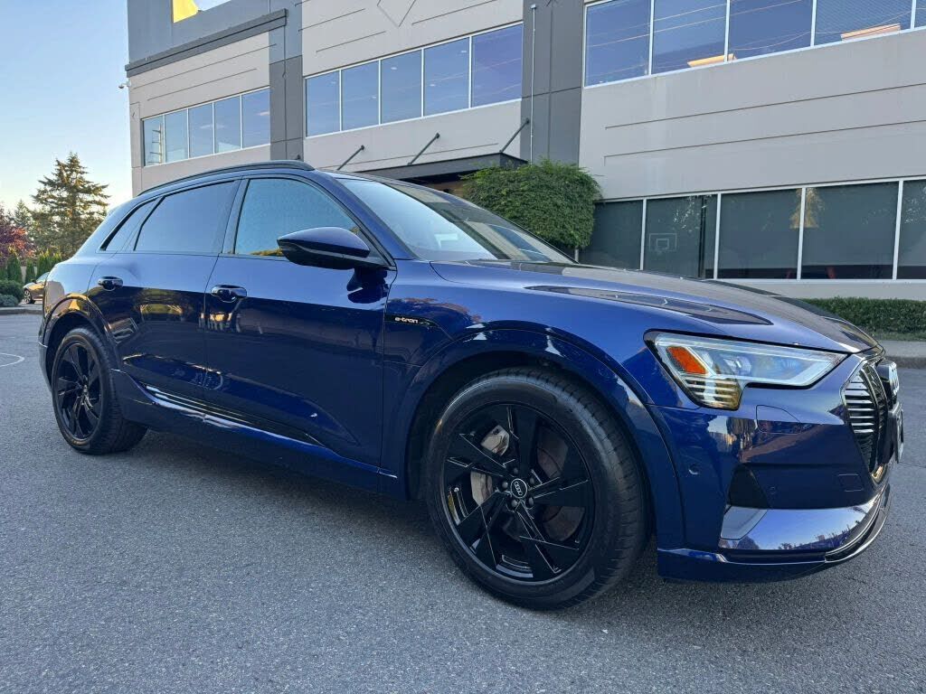 2022 AUDI e-tron