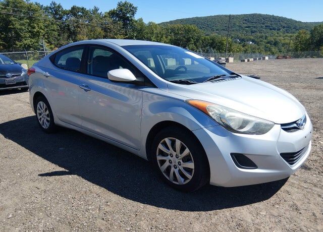 2011 HYUNDAI Elantra
