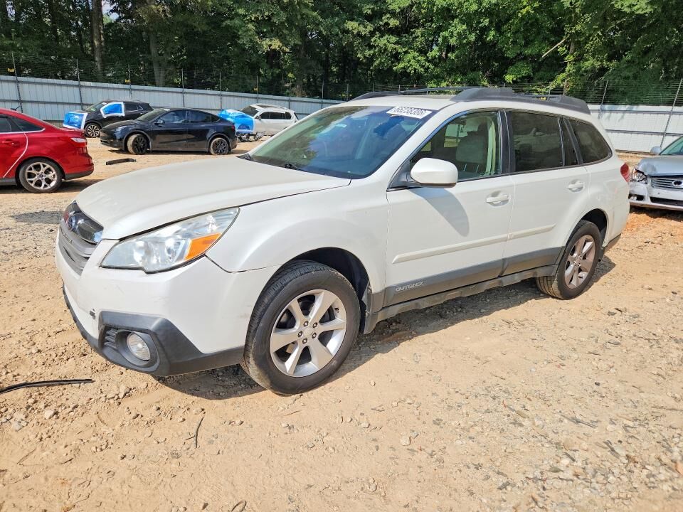 2013 SUBARU Outback