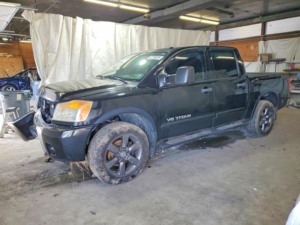 2015 NISSAN Titan