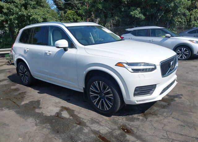 2022 VOLVO XC90