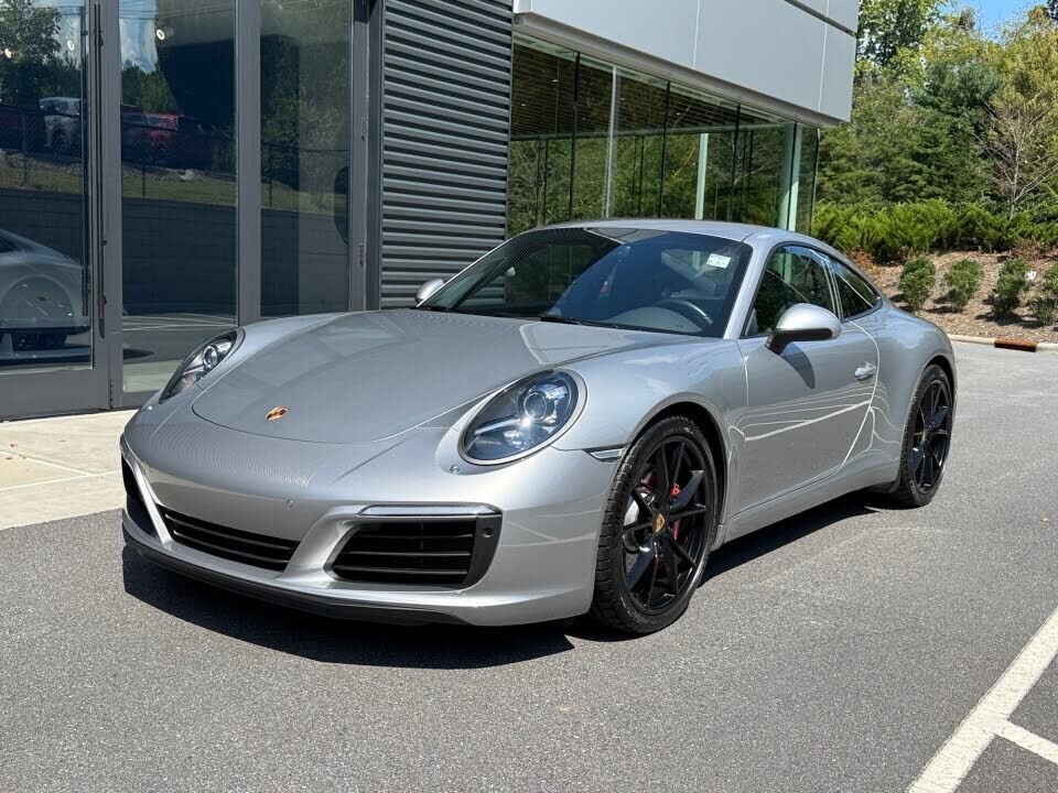 2017 PORSCHE 911