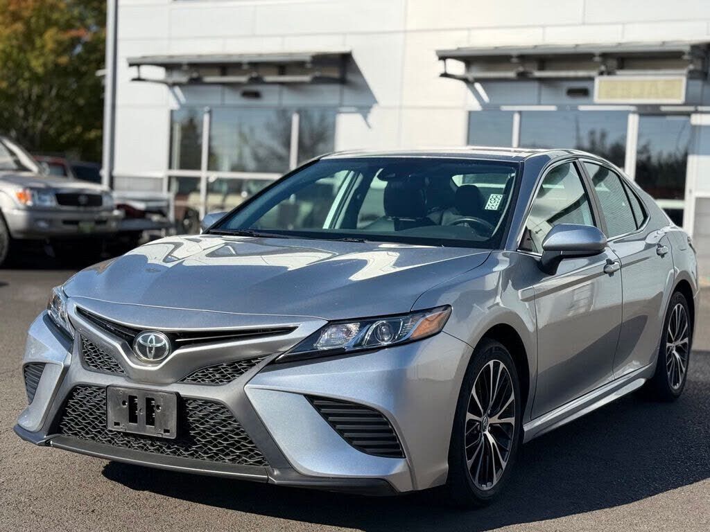 2019 TOYOTA Camry