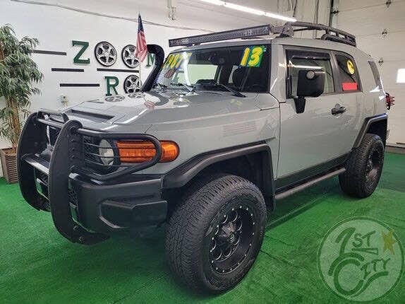 2013 TOYOTA FJ Cruiser