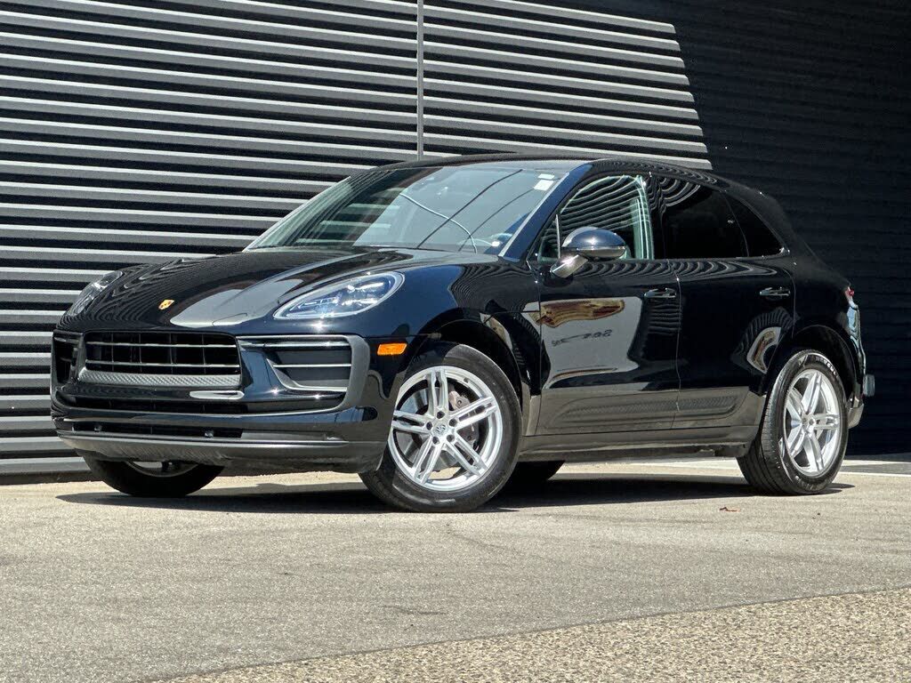 2022 PORSCHE Macan