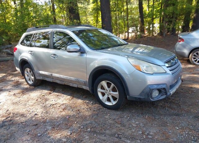 2013 SUBARU Outback