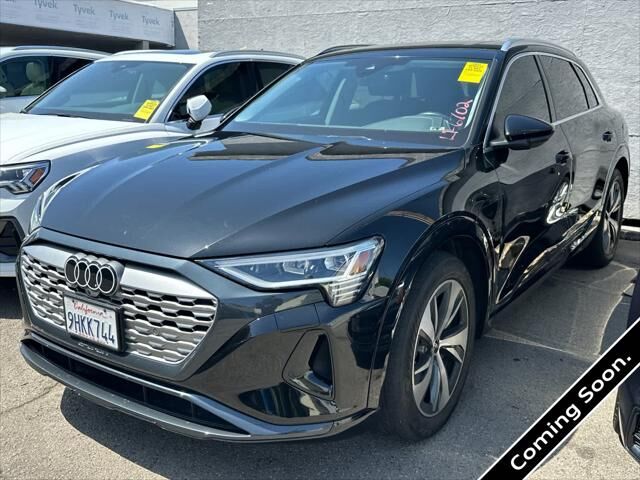 2024 AUDI Q8