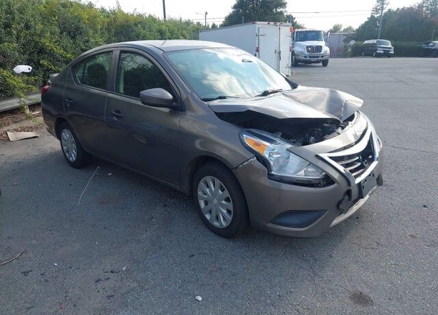 2016 NISSAN Versa