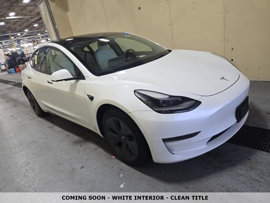 2022 TESLA Model 3