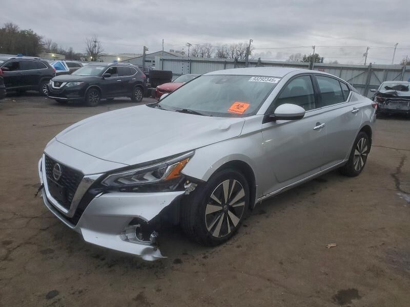 2022 NISSAN Altima