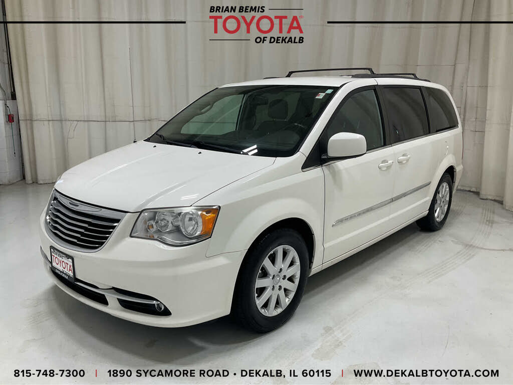 2013 CHRYSLER Town and Country