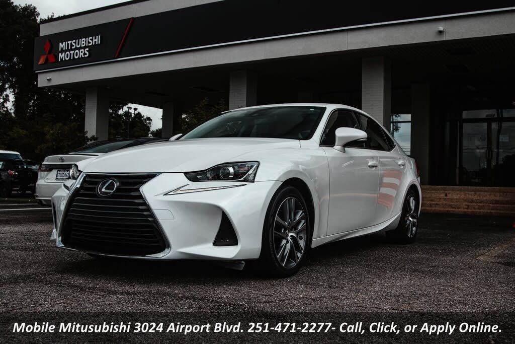 2019 LEXUS IS