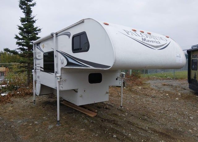 2012 FOREST RIVER Maverick