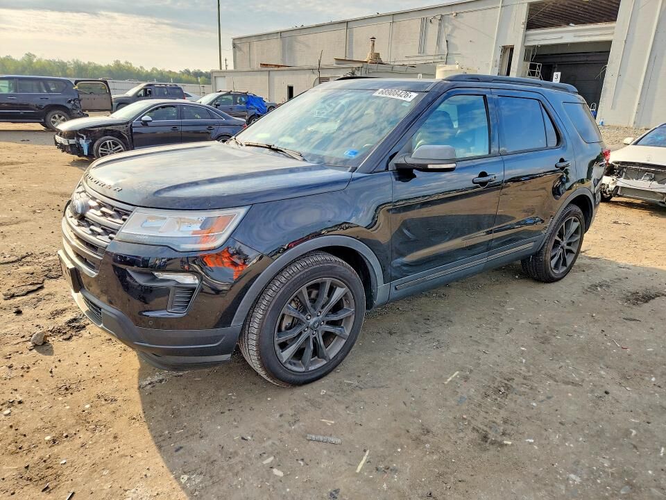 2018 FORD Explorer