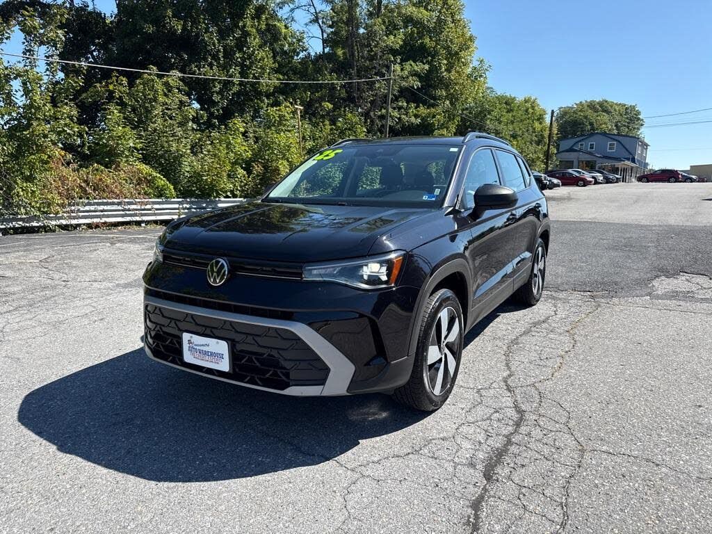 2025 VOLKSWAGEN Taos
