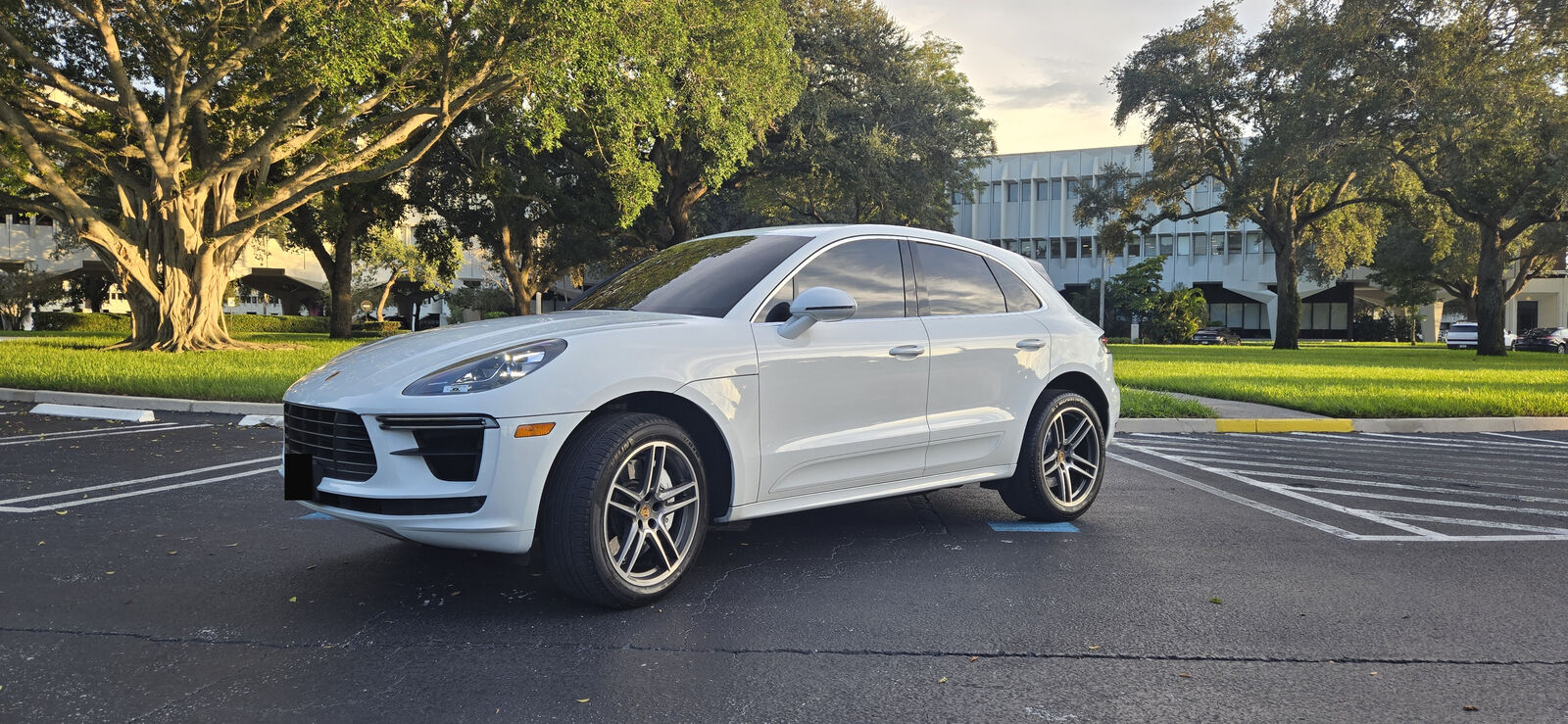 2021 PORSCHE Macan