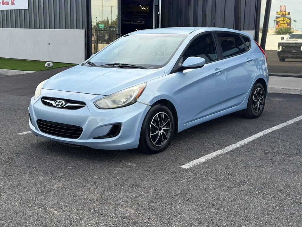2012 HYUNDAI Accent