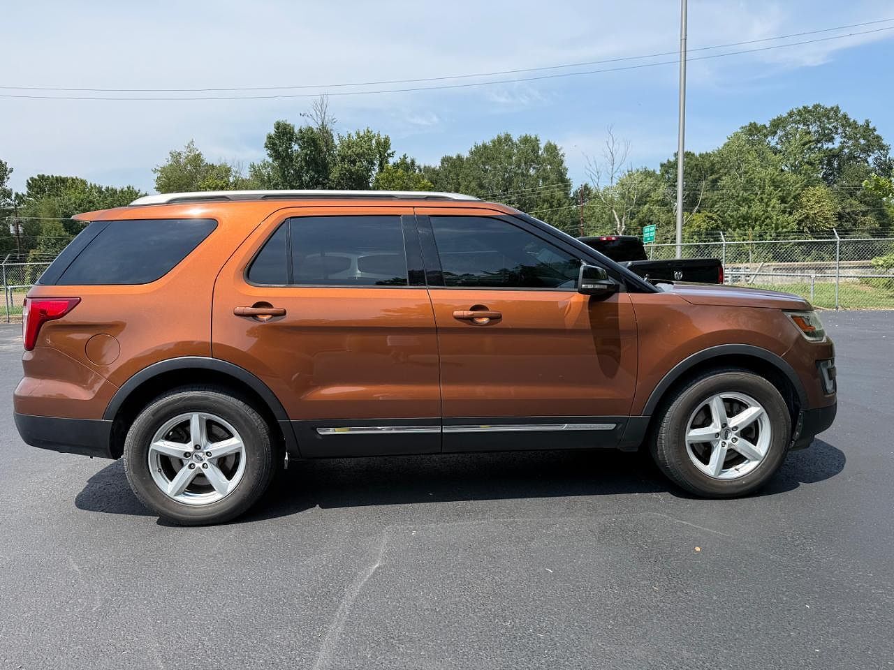 2017 FORD Explorer