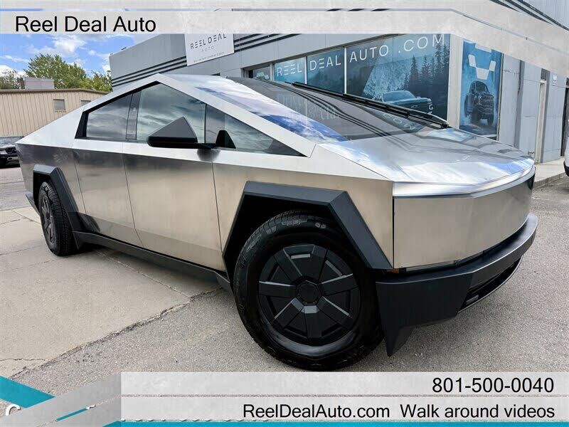 2024 TESLA Cybertruck