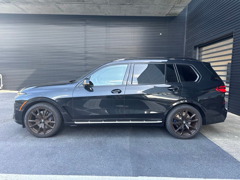 2023 BMW X7