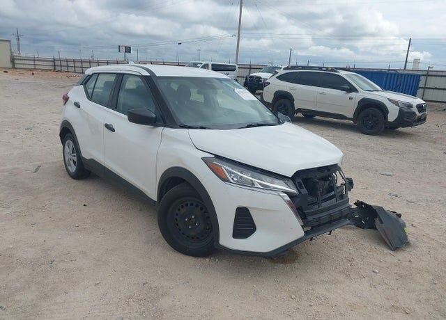 2021 NISSAN Kicks