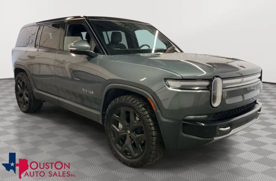 2025 RIVIAN R1S