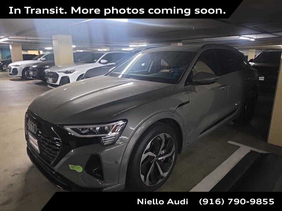 2024 AUDI Q8