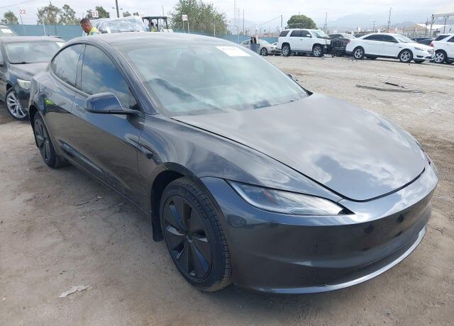 2025 TESLA Model 3