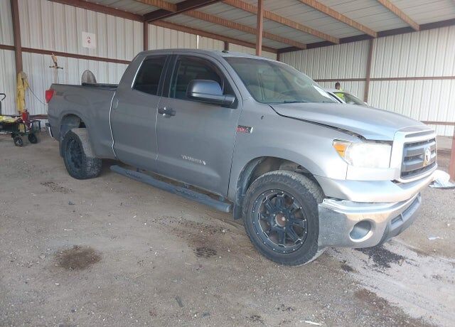 2013 TOYOTA Tundra