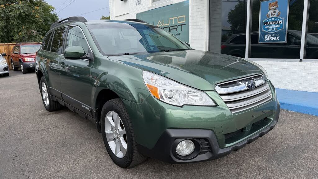 2013 SUBARU Outback