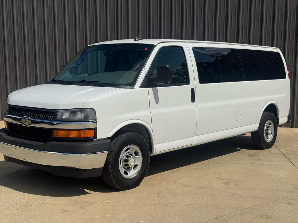 2017 CHEVROLET Express