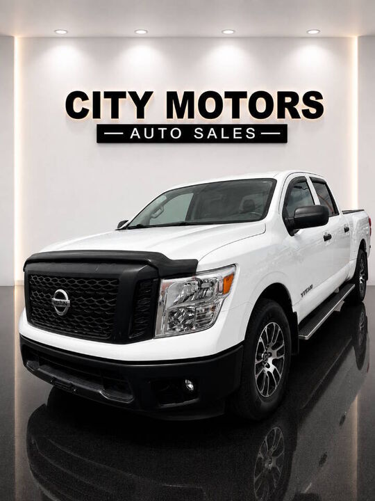 2017 NISSAN Titan