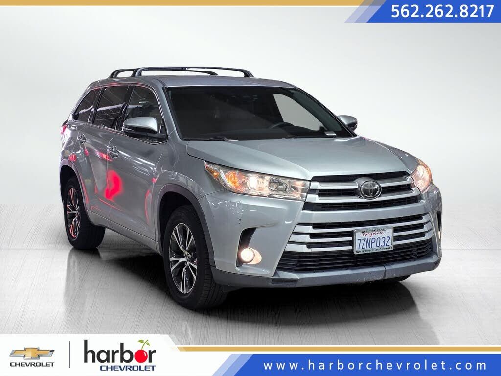 2017 TOYOTA Highlander