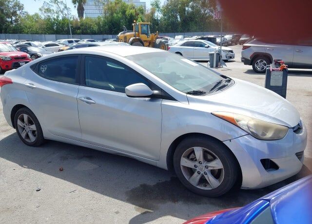 2012 HYUNDAI Elantra