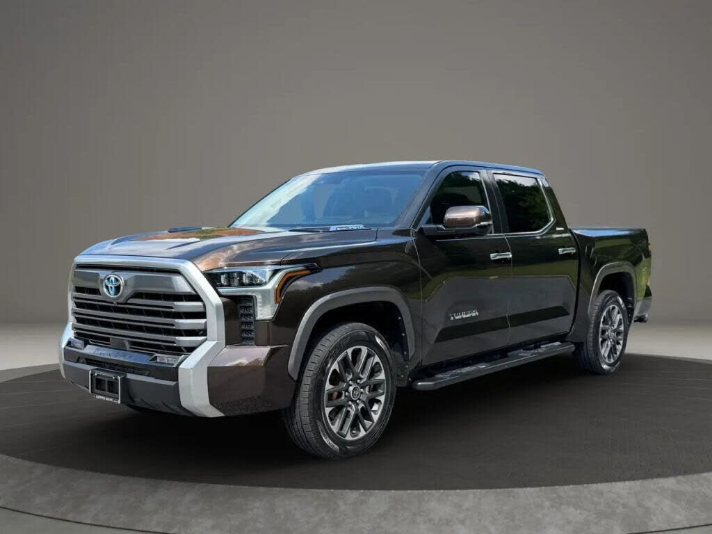 2024 TOYOTA Tundra