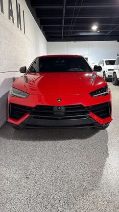 2024 LAMBORGHINI URUS