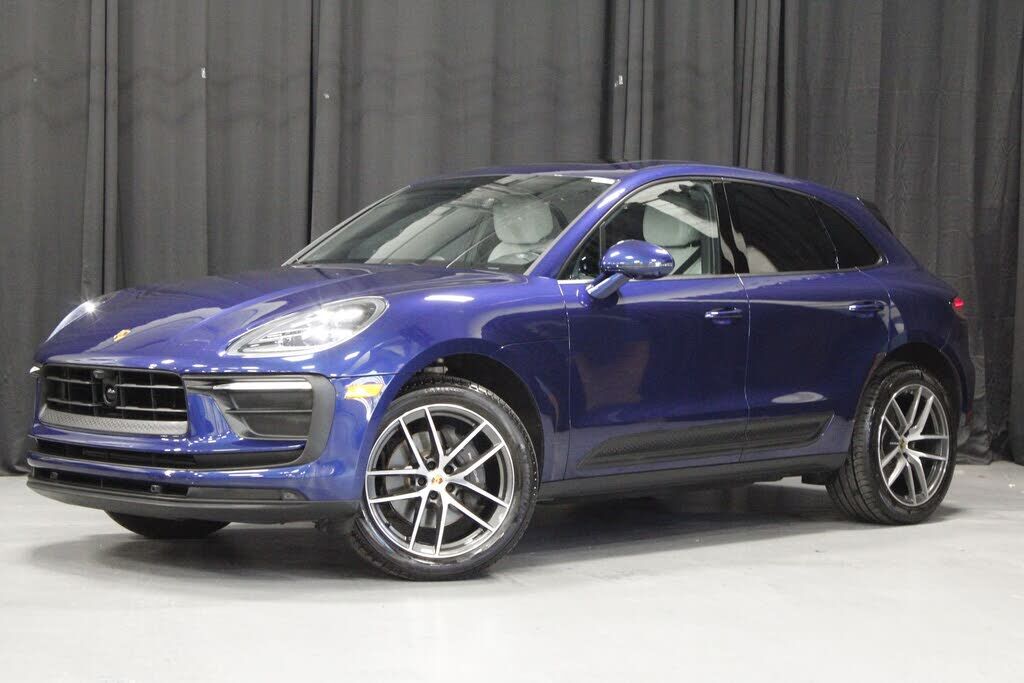 2026 PORSCHE Macan