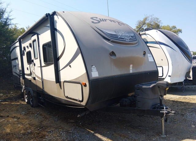 2016 FOREST RIVER Surveyor