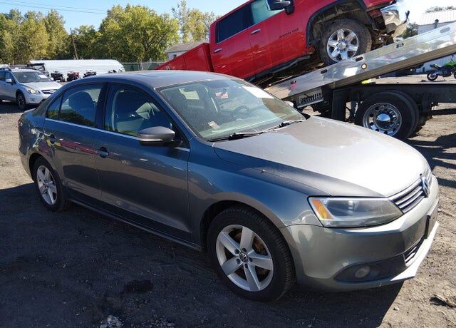 2012 VOLKSWAGEN Jetta
