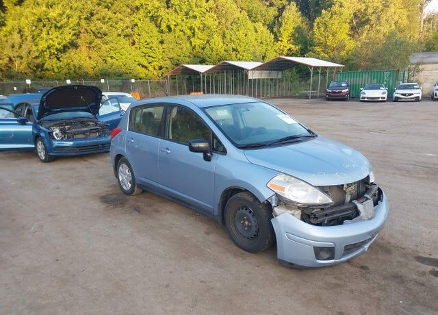 2011 NISSAN Versa