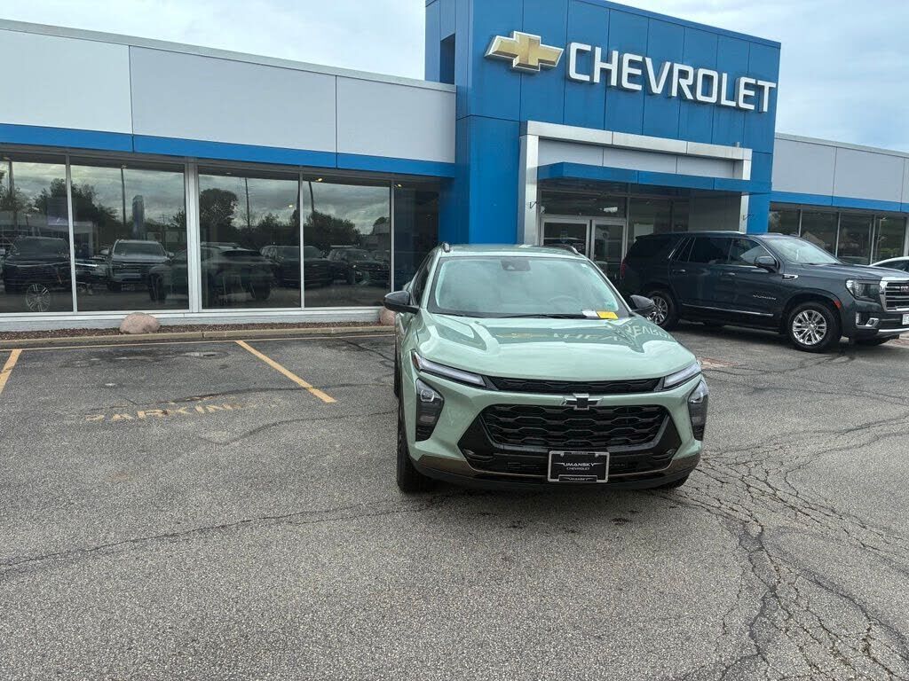 2025 CHEVROLET Trax