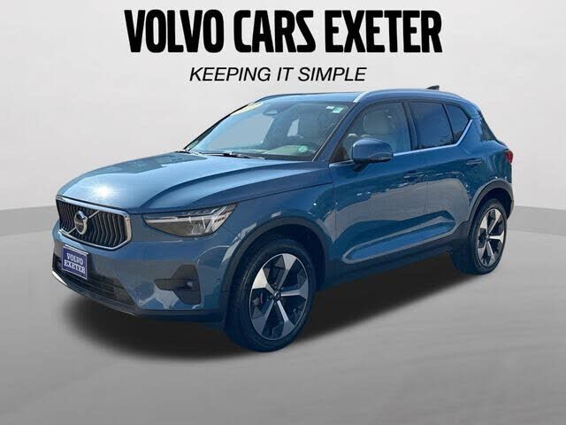 2023 VOLVO XC40