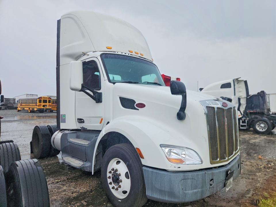 2016 PETERBILT 579