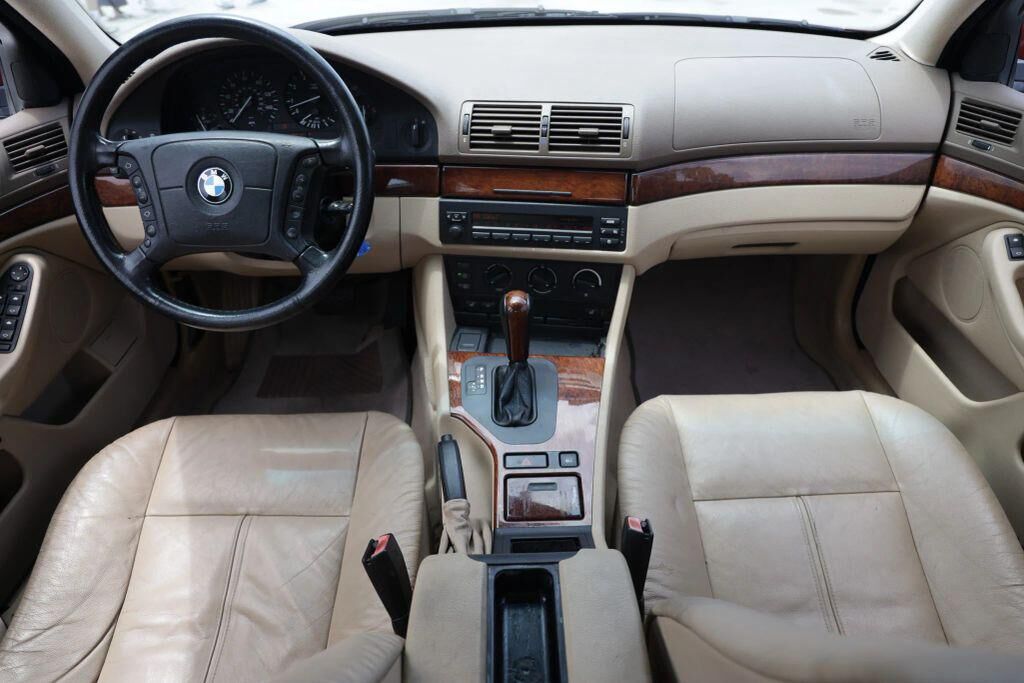 2001 BMW 525i