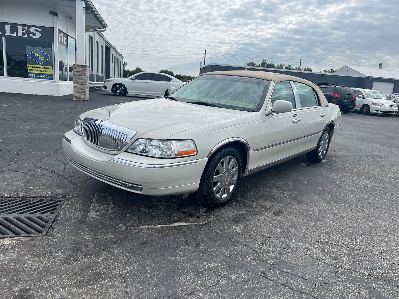 2007 LINCOLN Town Car