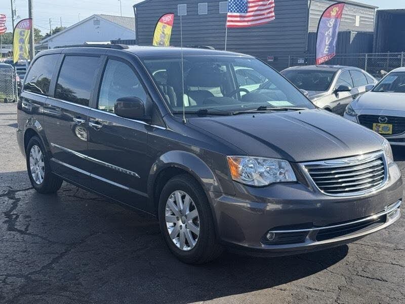 2015 CHRYSLER Town and Country