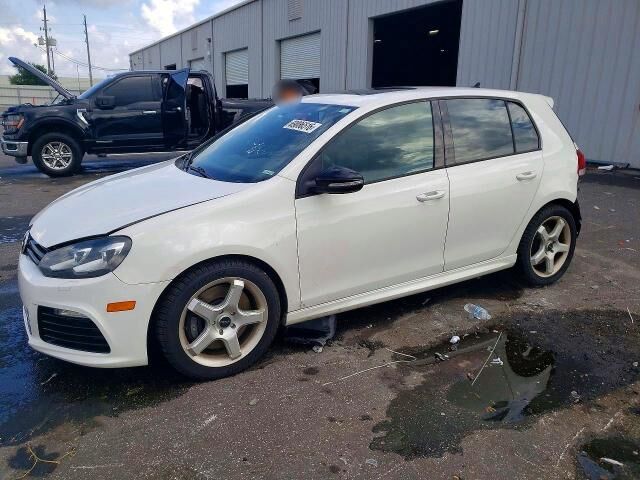 2013 VOLKSWAGEN Golf R