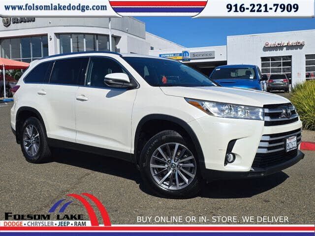 2019 TOYOTA Highlander