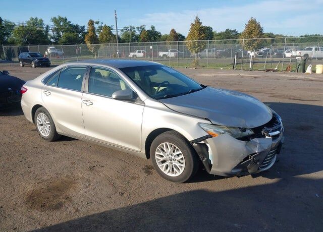 2017 TOYOTA Camry