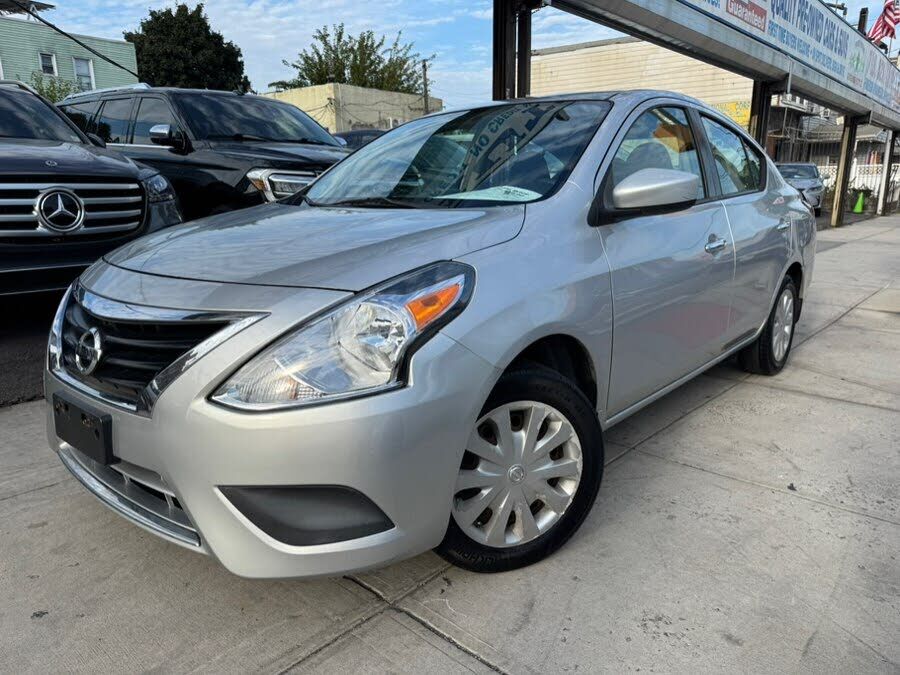 2016 NISSAN Versa